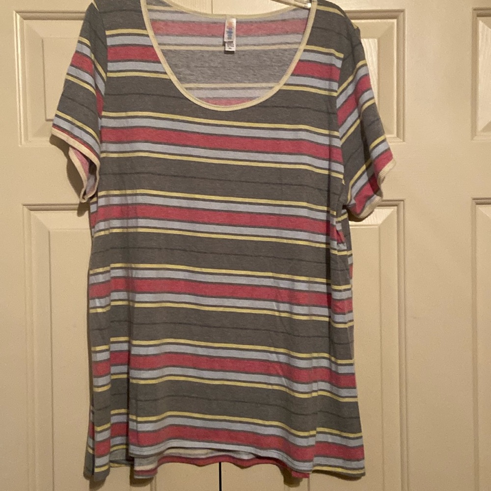 Lularoe Perfect T size 3X. Used but like new.